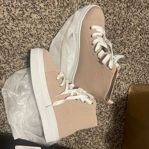 Platform Chuck style Sneakers